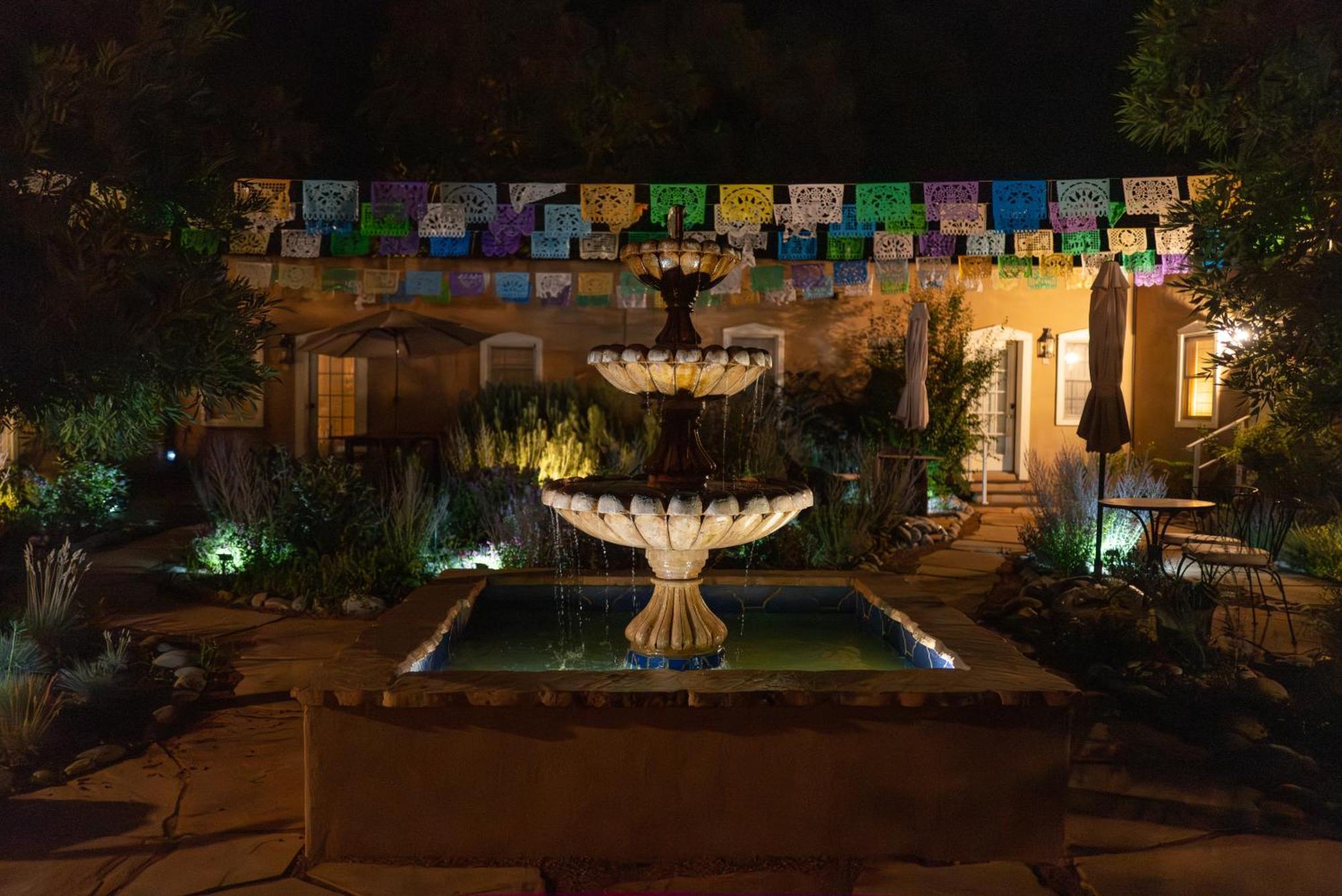 Dos Hermanas Casita 1 Downtown Courtyard Hébergement de vacances Santa Fé