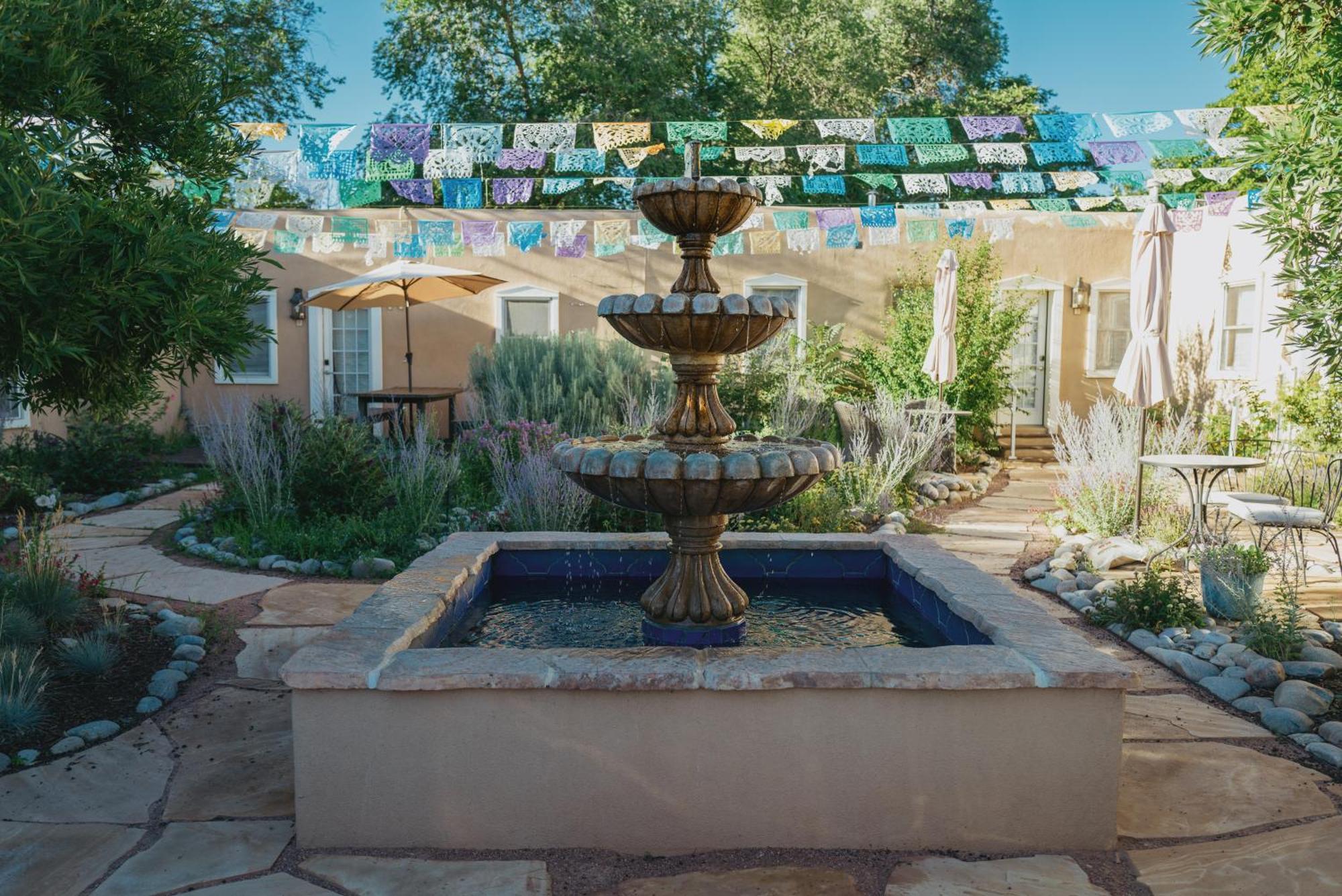 Dos Hermanas Casita 1 Downtown Courtyard * Santa Fe